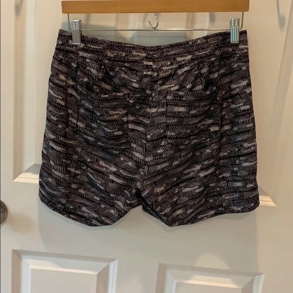 Black and White North Face Shorts - Picture 5 of 8